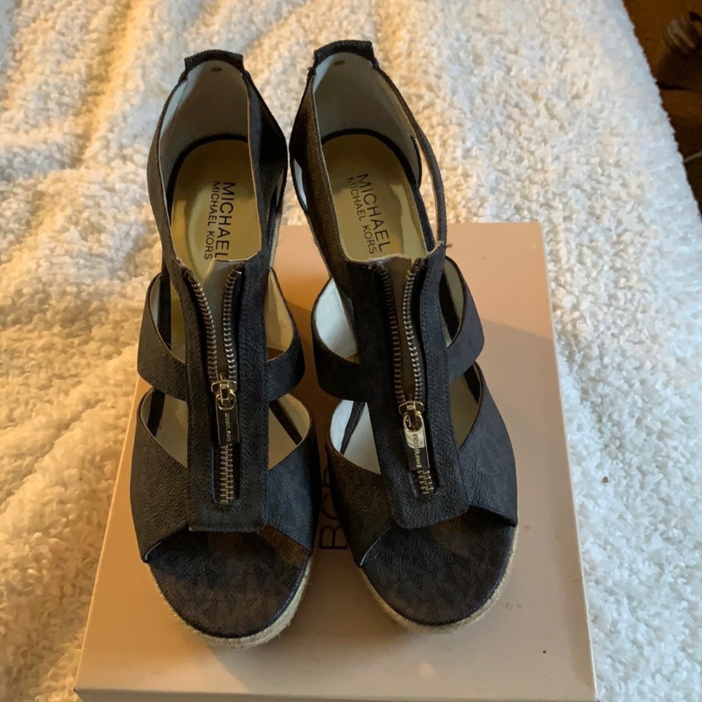 Women wedges